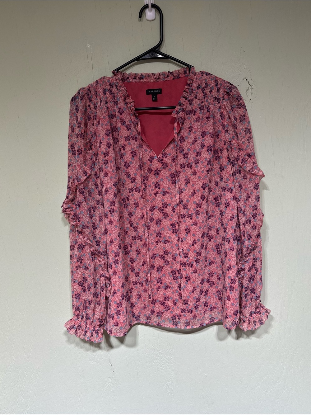 Talbots pink ditsy floral v neck with tie ruffle smocked cuff long sleeve small